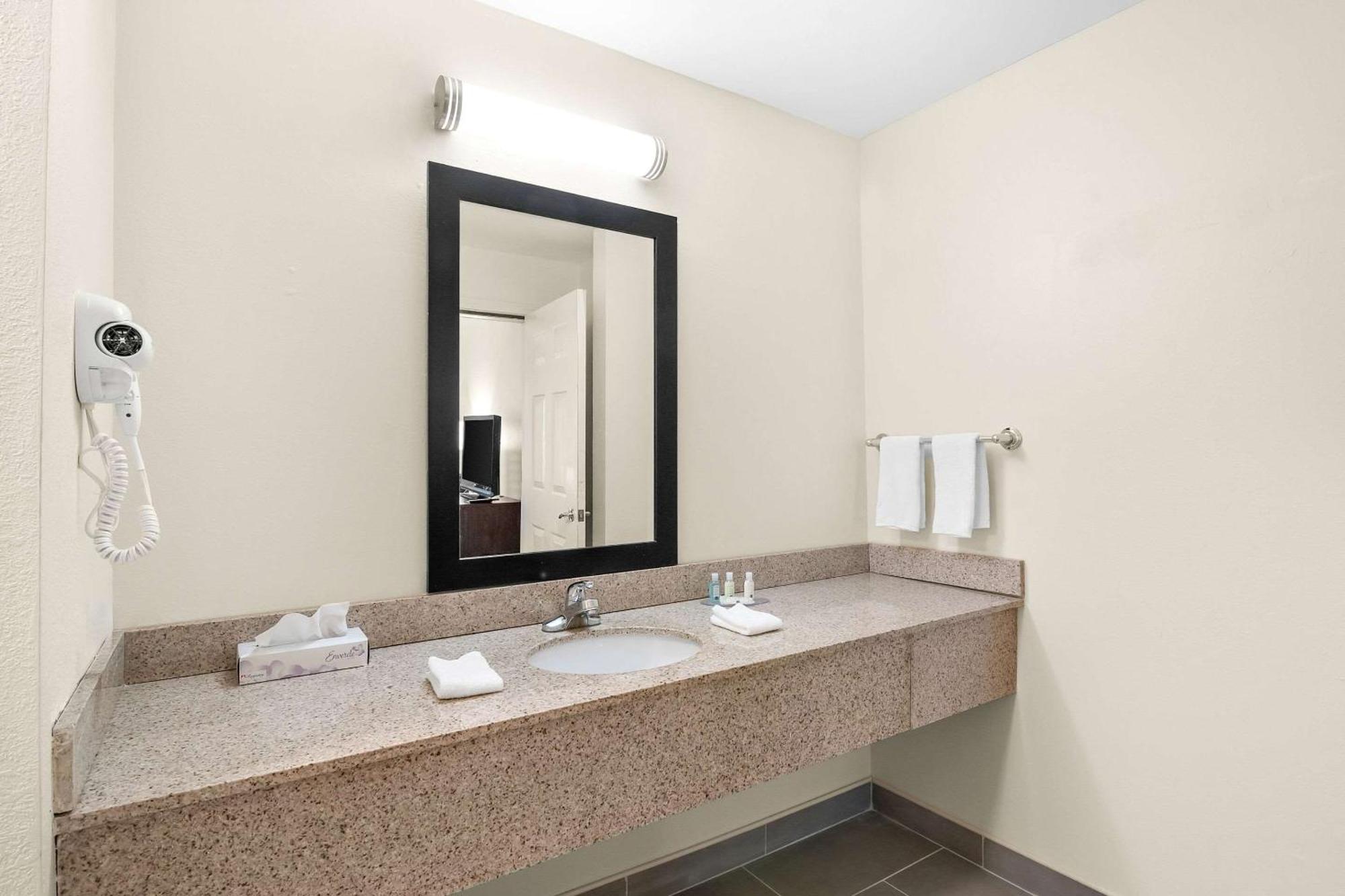 Quality Inn Queensbury Dış mekan fotoğraf