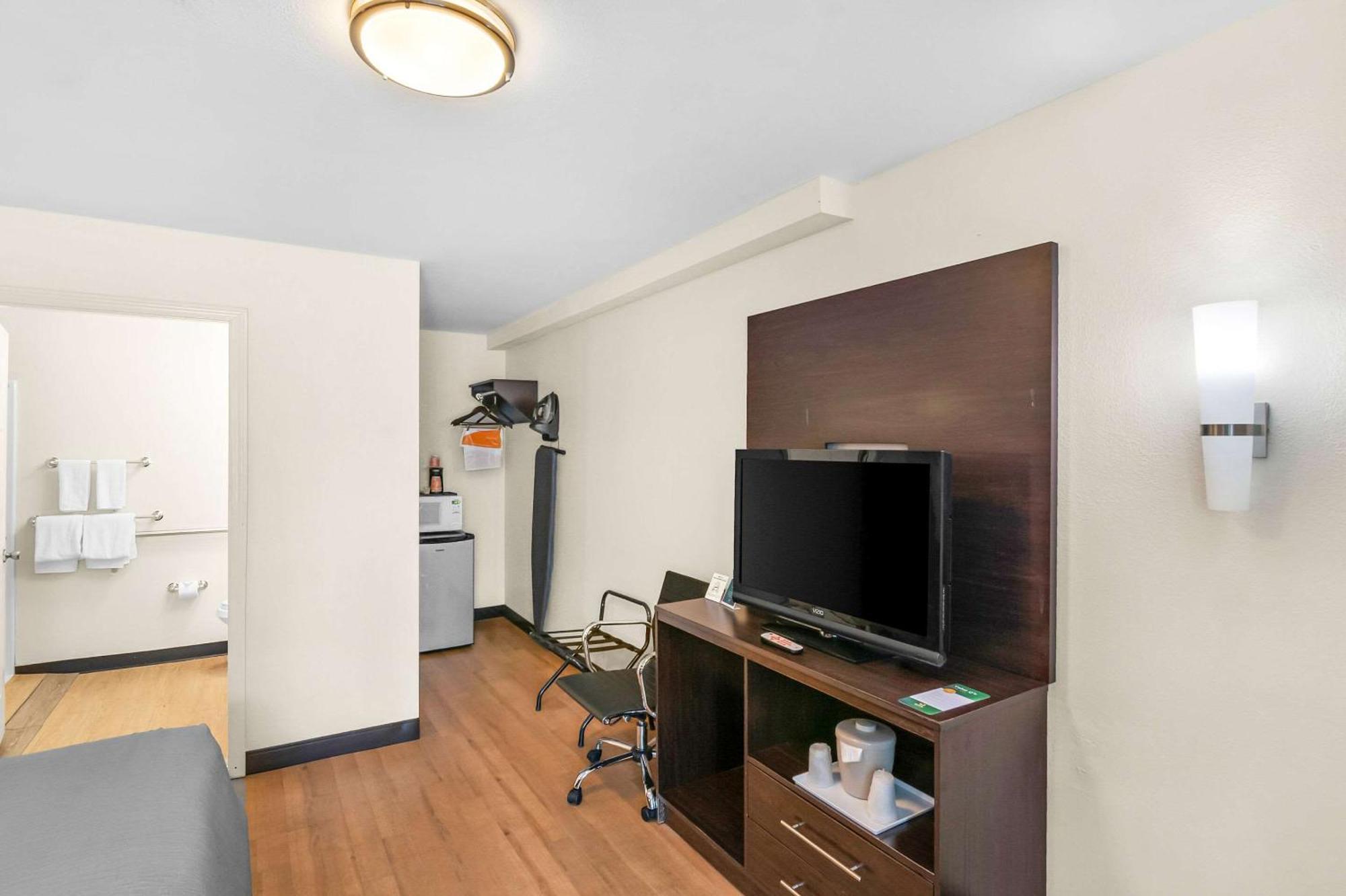 Quality Inn Queensbury Dış mekan fotoğraf