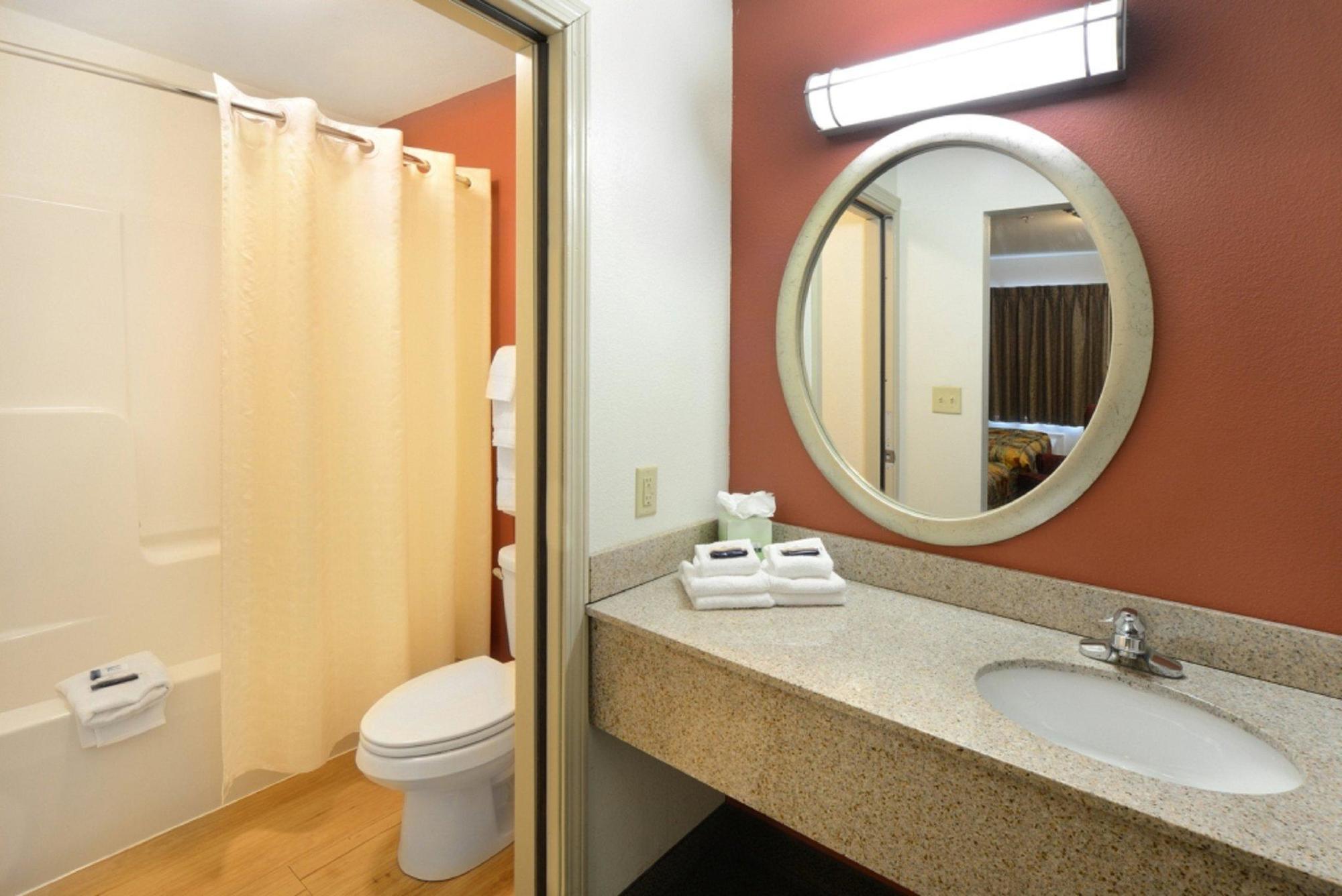 Quality Inn Queensbury Dış mekan fotoğraf